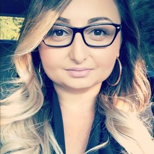 Meet your Posher, Hanadi